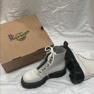 Dr. Martens Sinclair Boots